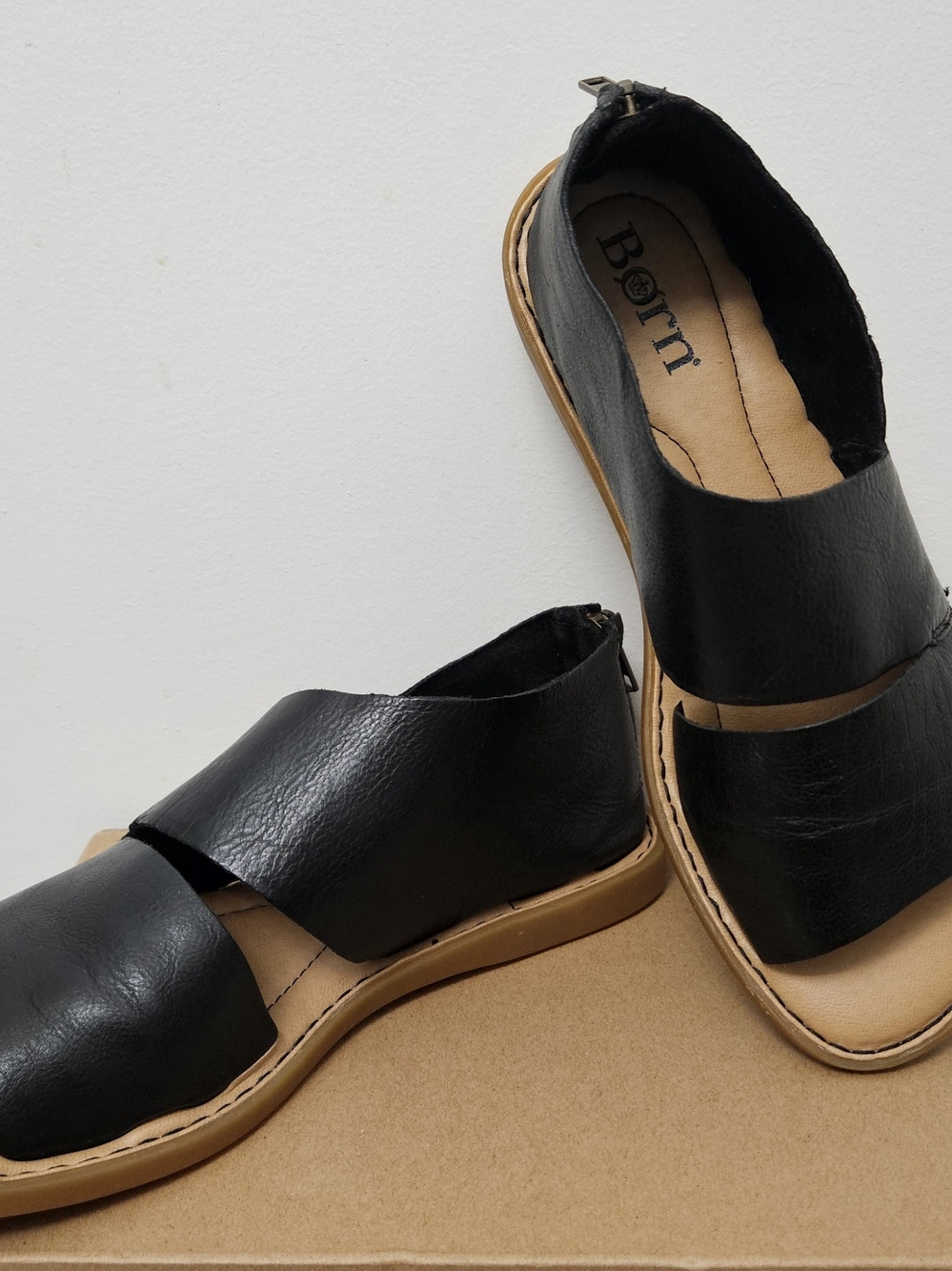 Born Women's Black Leather Open-Side Sandals